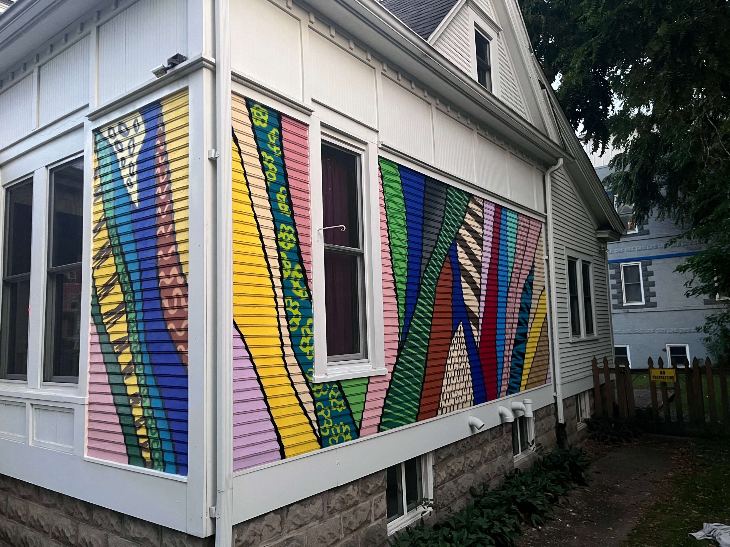 SureDidit Color Patterns mural - Ivy's Boutique, 2024 in Valparaiso, IN by Mitchell “SureDidit” Schuring.
